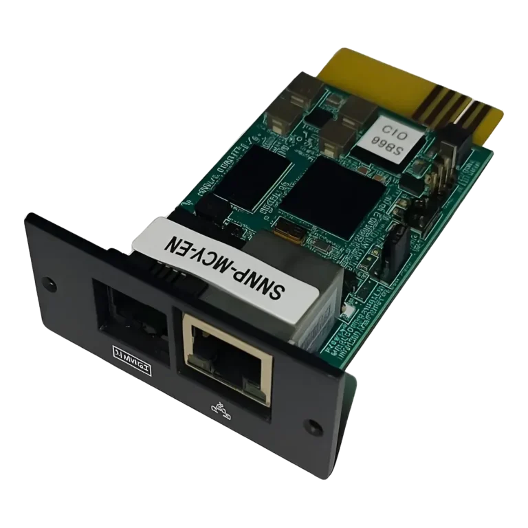 Placa de gerenciamento SNMP SNMP-MCY-EN da Coletek, vista frontal com painel e porta Ethernet